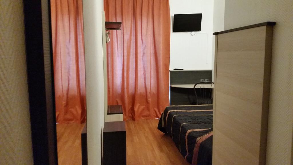 Hotel D'Alsace Villeurbanne Room photo